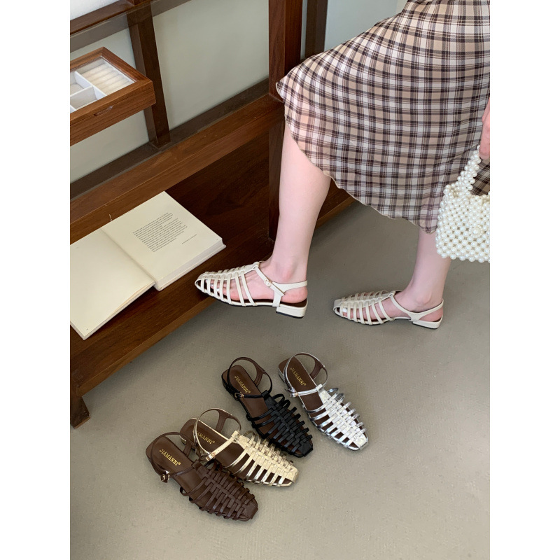 Korean version casual hollow Roman sandals for women, 2026 summer new style, versatile temperament, thick soled women