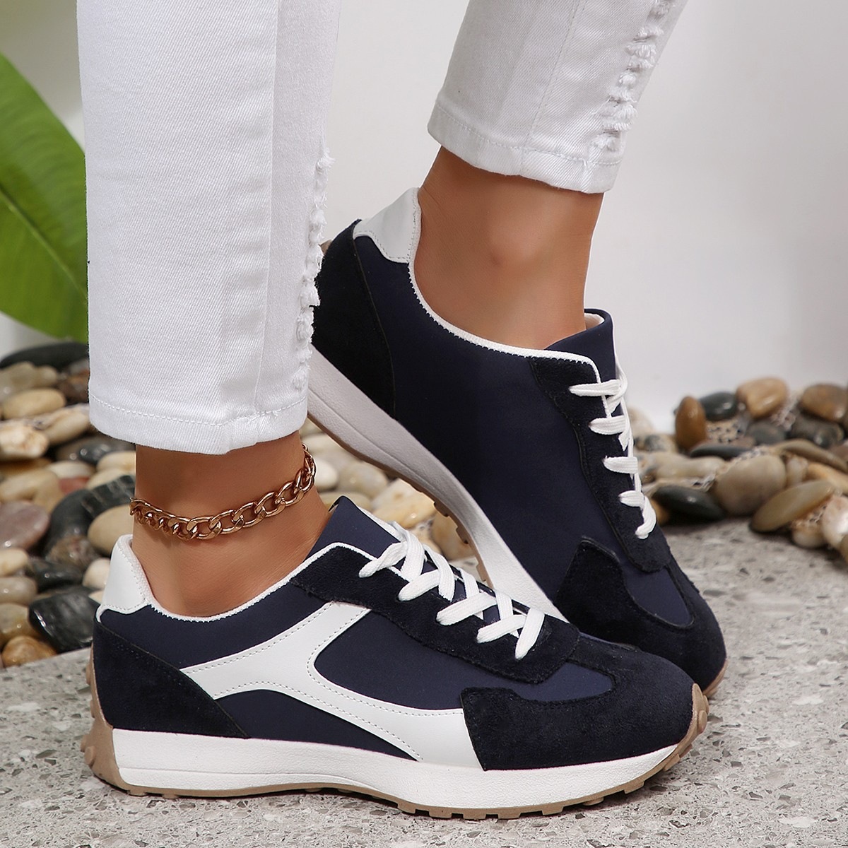 2026 new oversized breathable soft soled casual sports shoes for women, versatile and lightweight running shoes, work shoes that can stand for a long time without getting tired