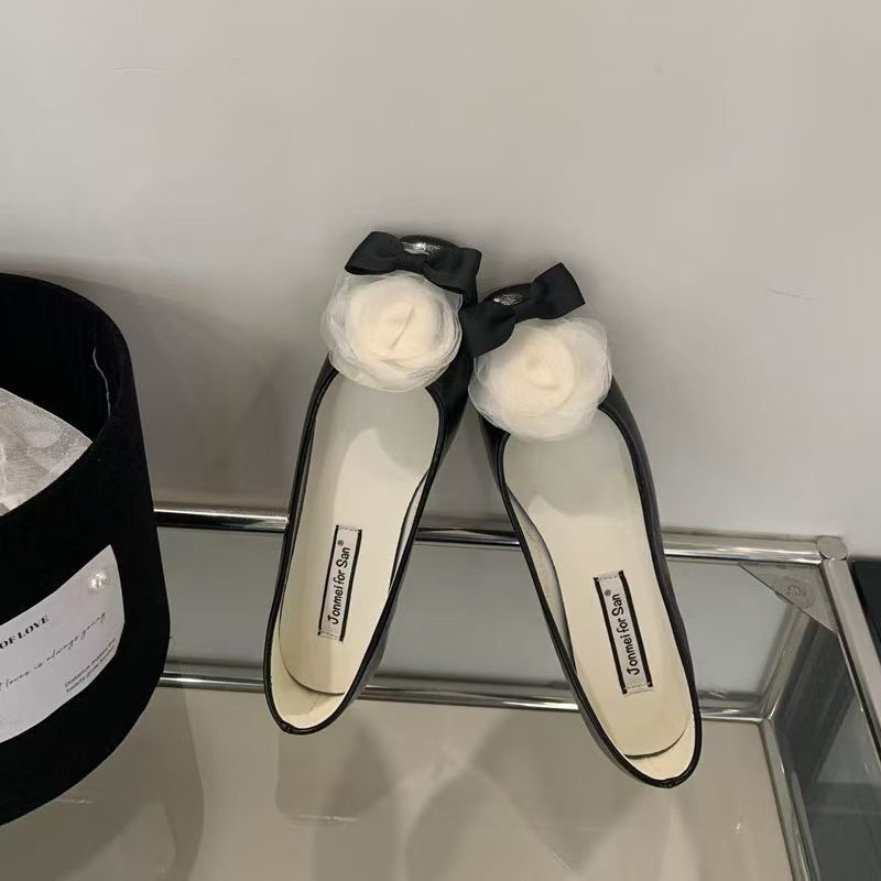 French square flower flat shoes for women 2025 new light mouth sweet style single shoes, small fragrance color blocked bean shoes