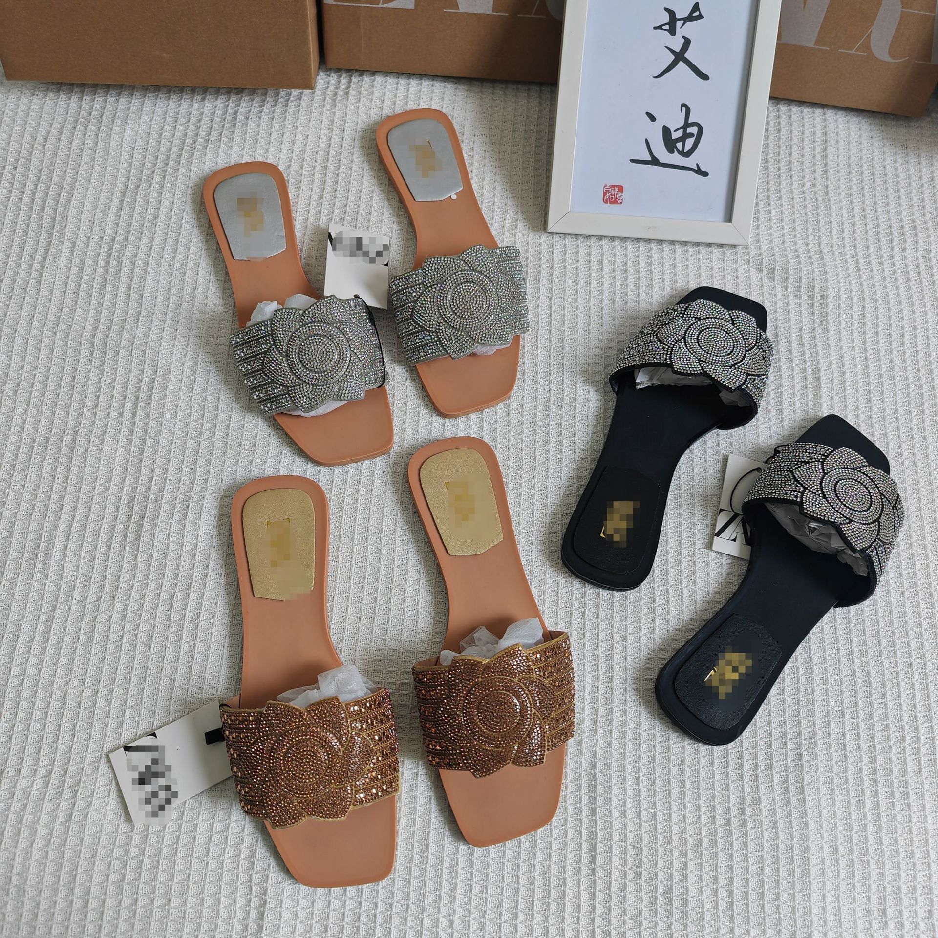 Cross border new ZAR original single rhinestone fashionable flat slippers, one line drag sandals for women's flat shoes