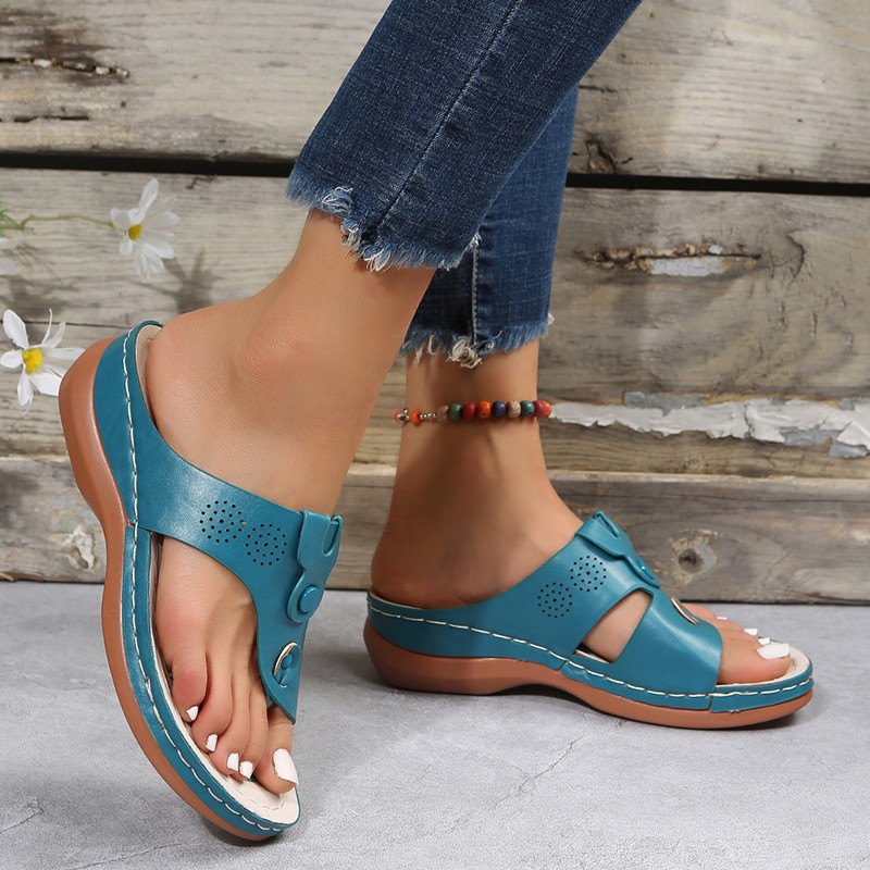 2025 summer European and American style double toe casual plus size shoes for women crossing the border wearing sloping heels flat beach sandals for women now
