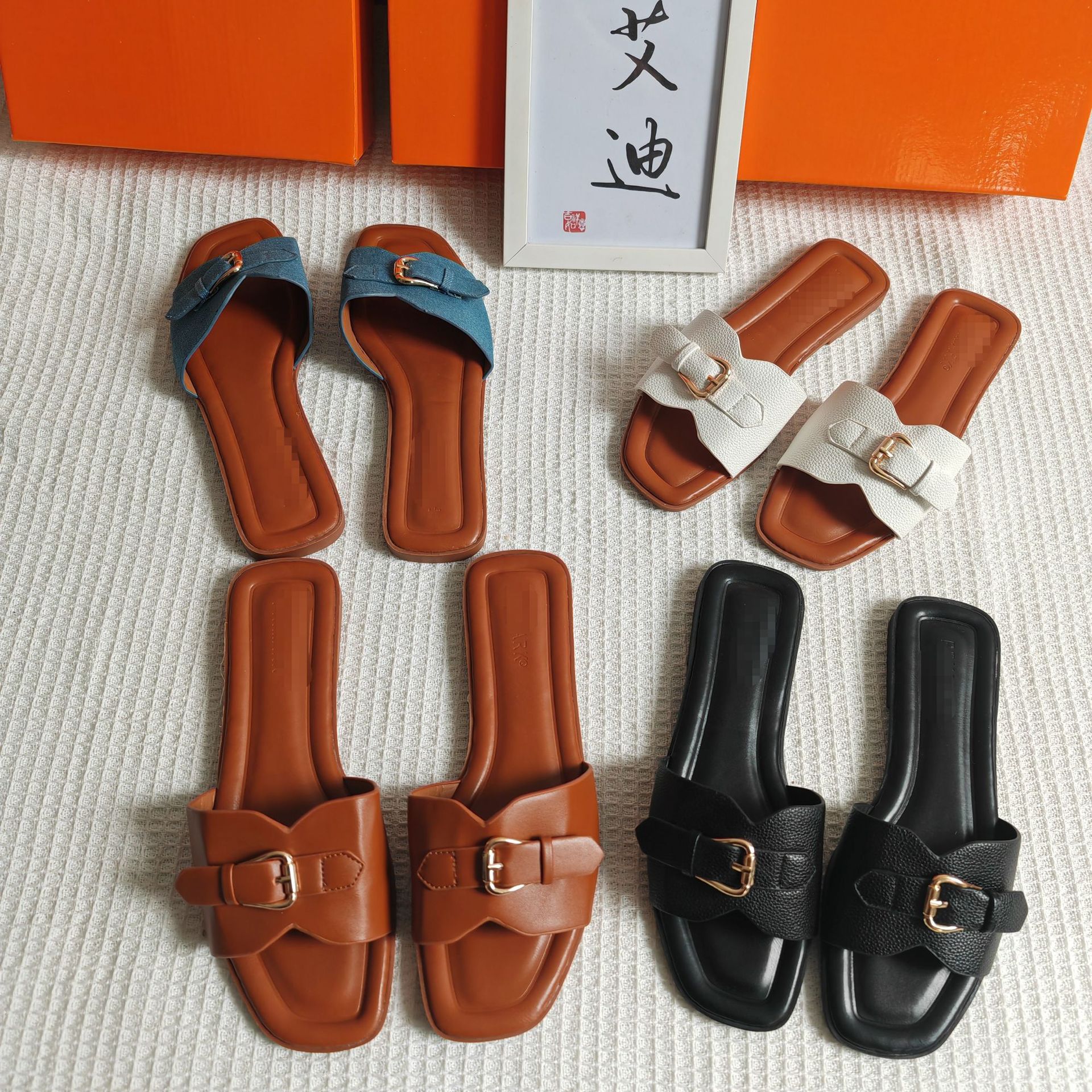Cross border exclusive Ins independent station summer new item European and American internet celebrity style solid color hardware buckle women's slippers Sandals