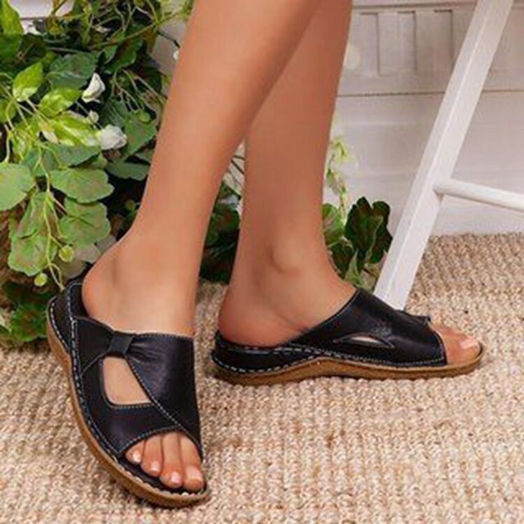 Foreign trade plus size slippers for women, spring and summer new styles, sloping heels, retro hollowed out sandals for outdoor wear, women's casual breathable slippers
