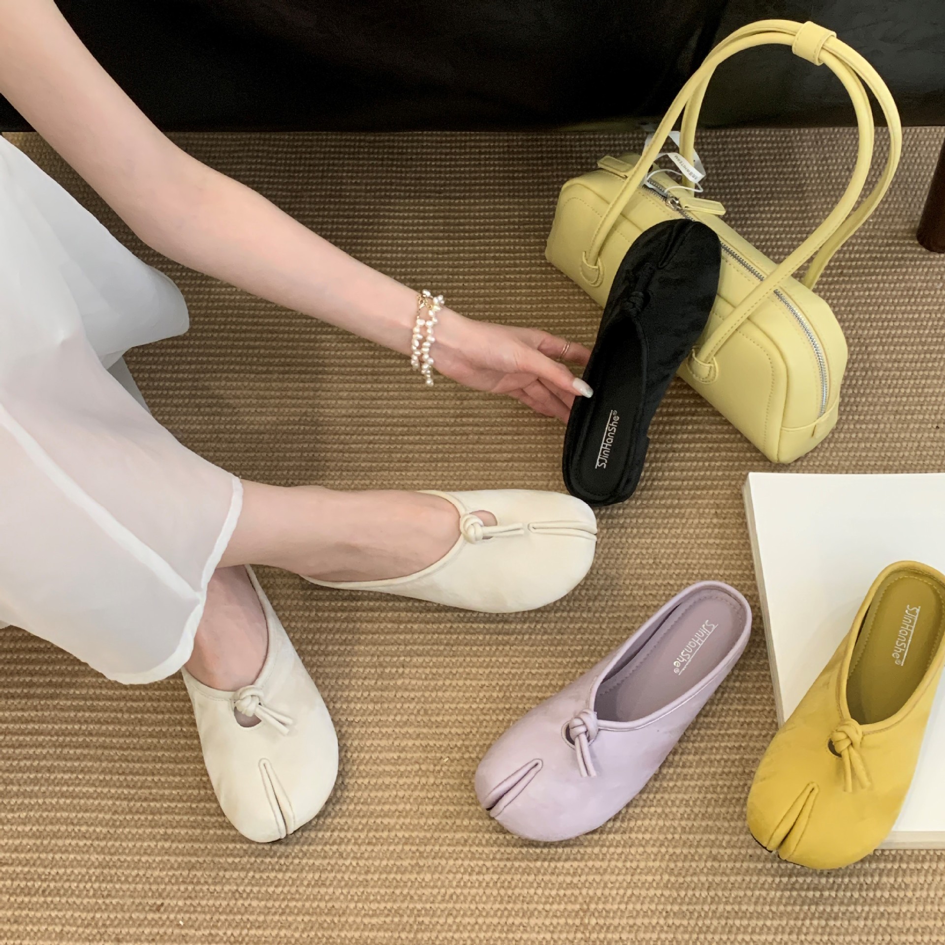 Explosive 2025 summer new flat bottomed suede French toe cover half slippers for external wear, split toe sandals