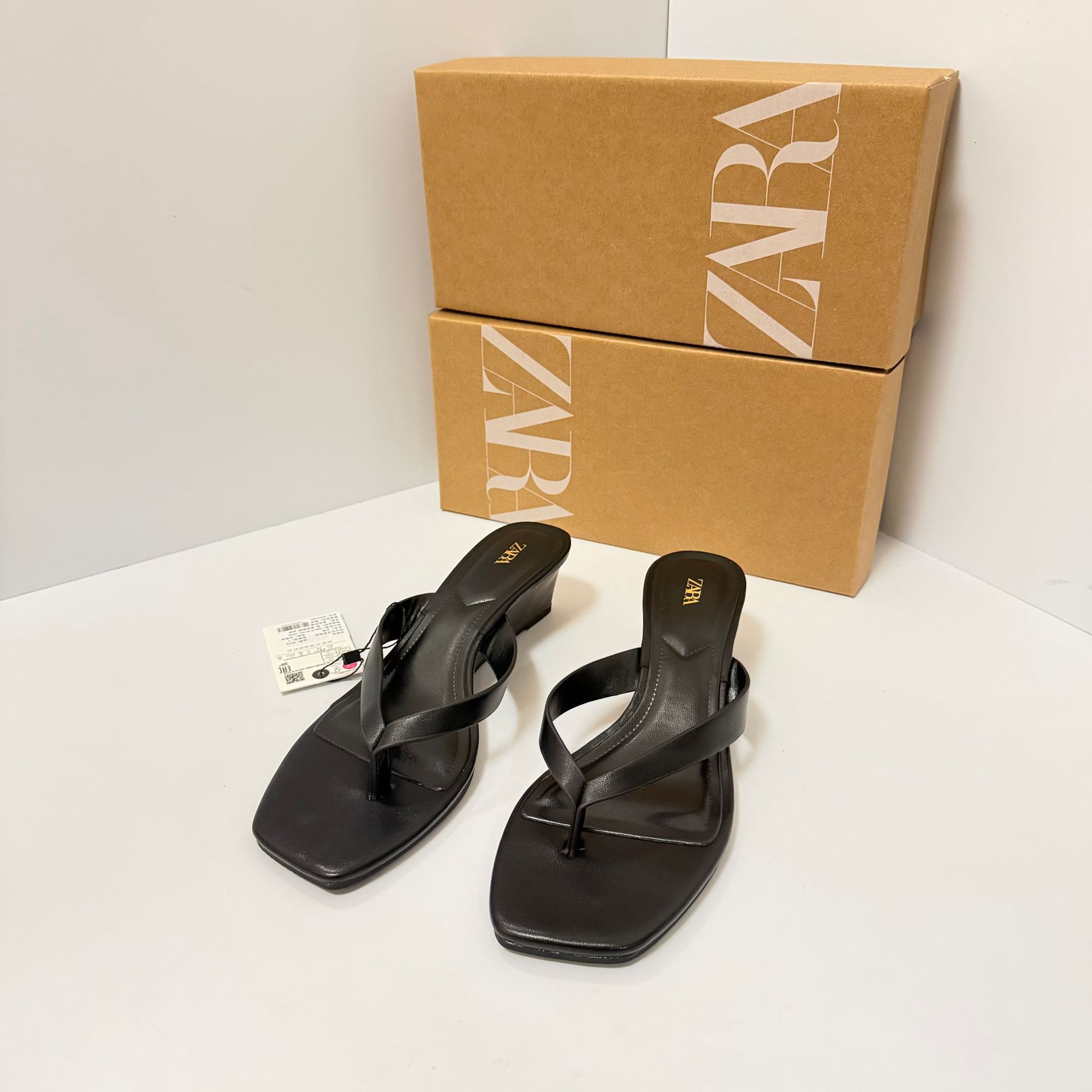 ZA New Toe Beach Sandals Women's 2026 Summer New Style Slope Heel Outerwear Middle Heel Versatile Flip flops