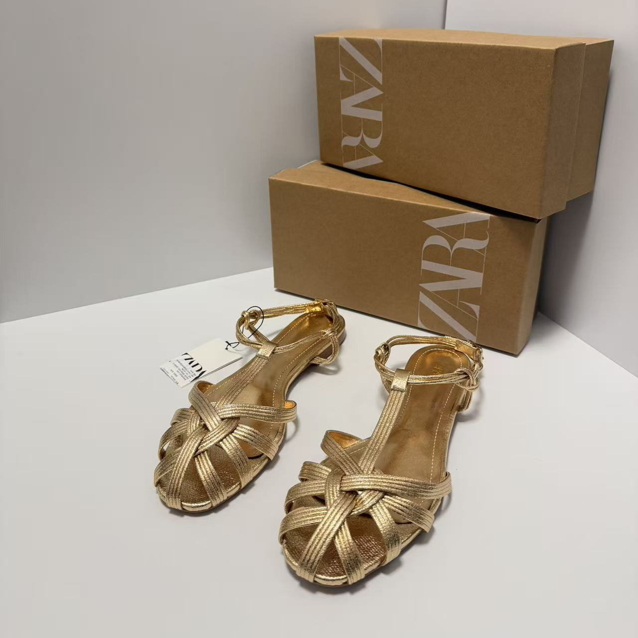 ZA new 2025 summer niche moonlight French retro cool mop with hand woven Roman soft leather sandals for women