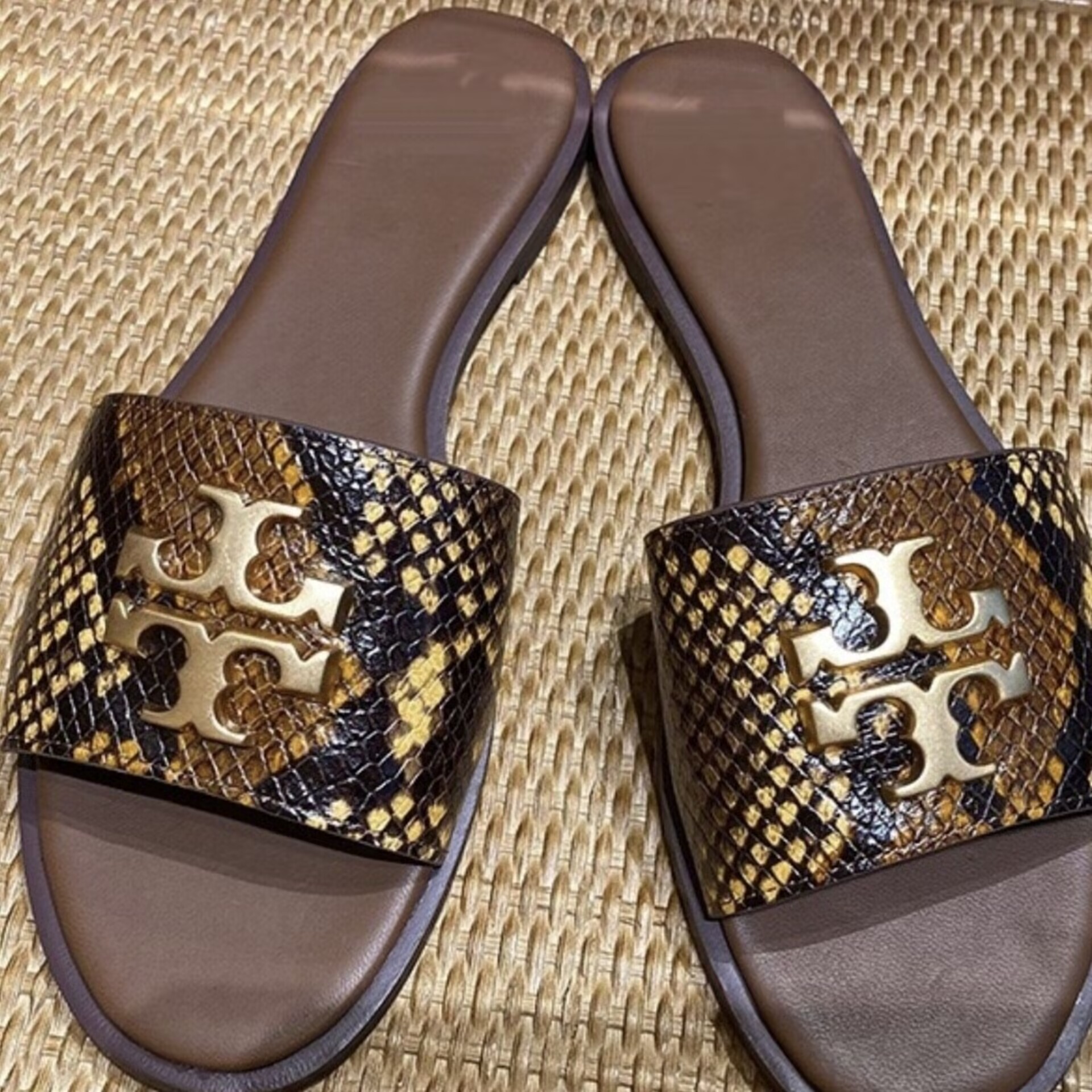 Foreign trade e-commerce beach beach daily casual versatile shoes, one-piece outer slippers, women's shoes slippers
