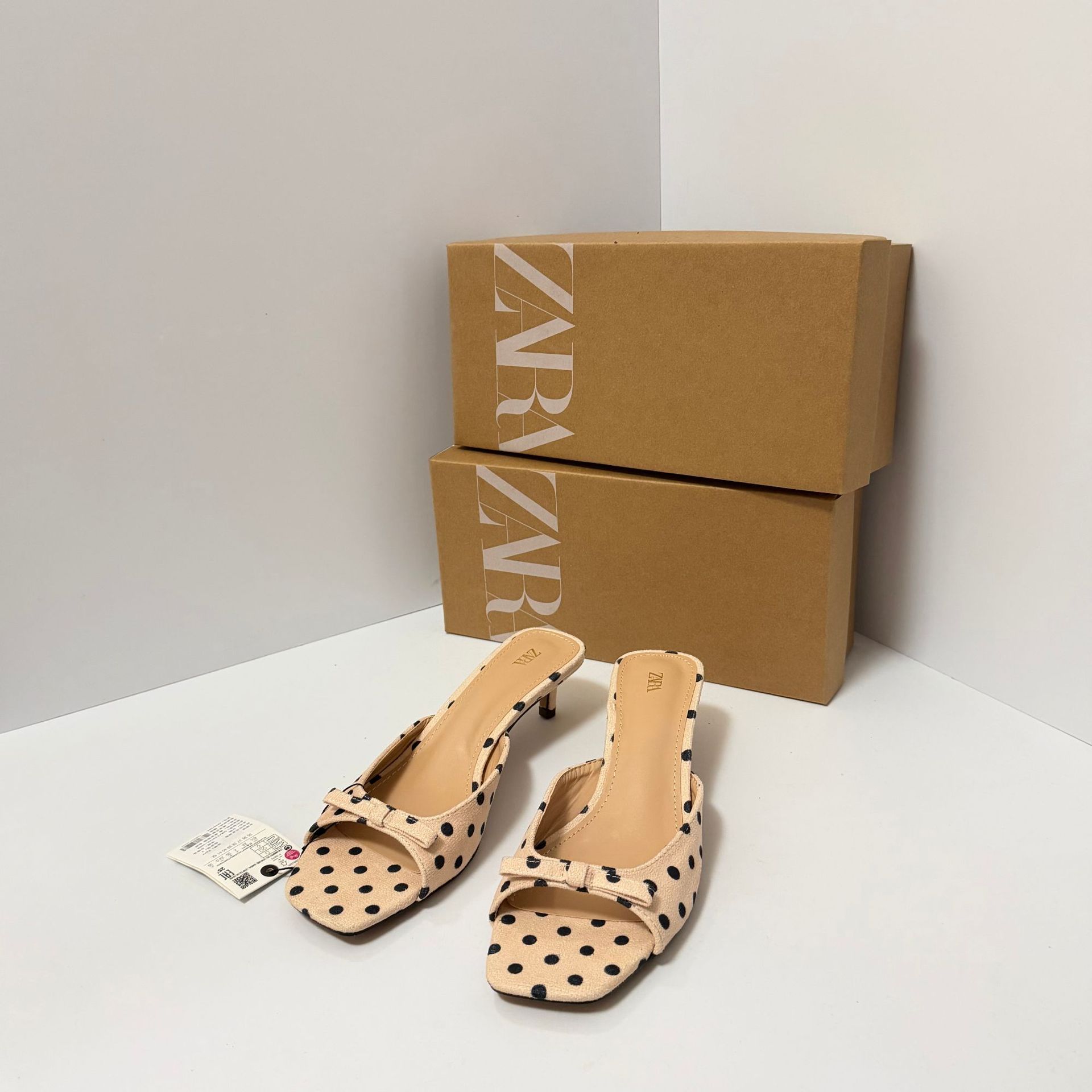 ZA2026 Versatile Retro Fashion Wave Point Bow One line Dragging Women's Summer Outerwear Anti slip Comfortable Cool Heel Shoes
