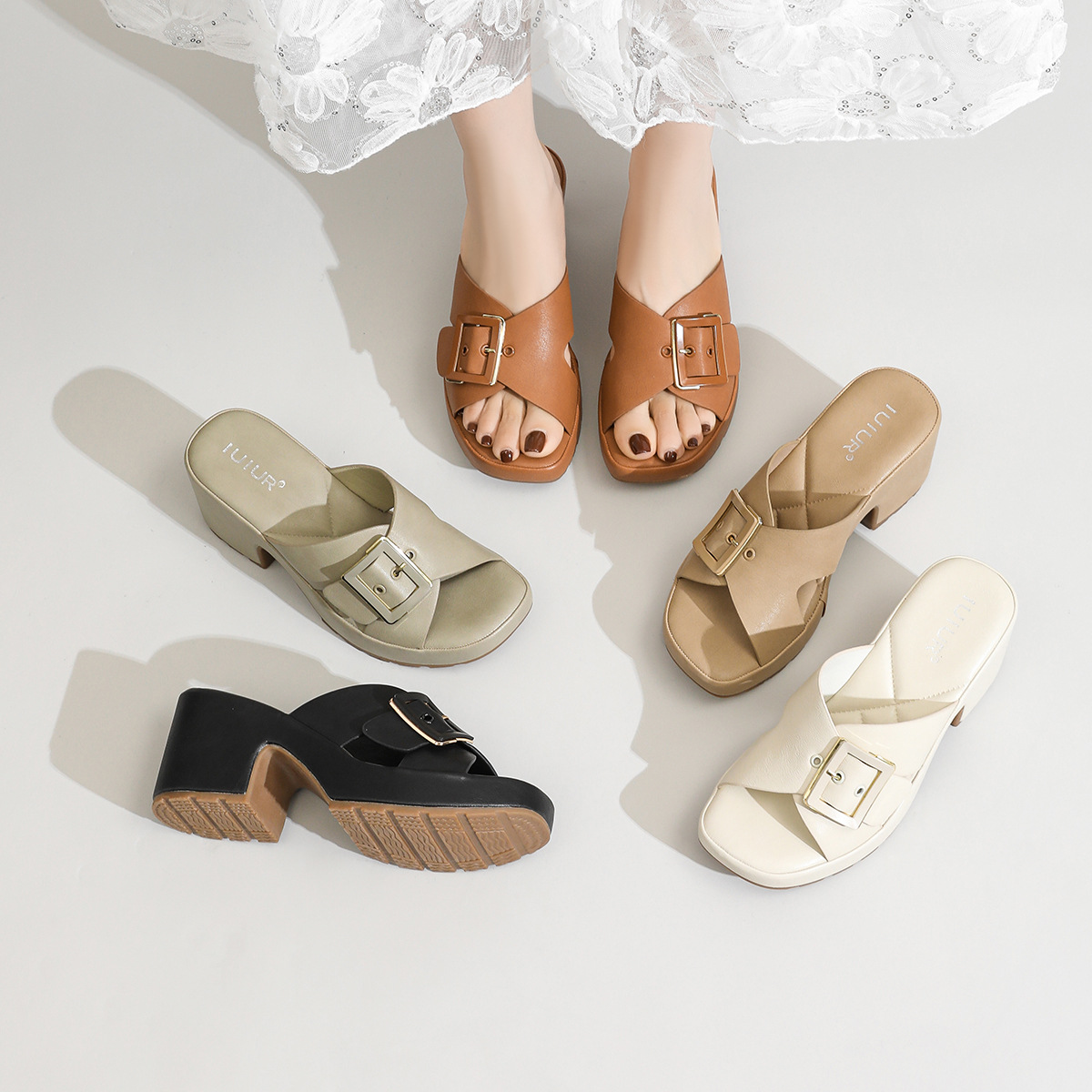 New 2025 Spring/Summer Thick Bottom Sandals for Women, Casual and Comfortable, Large Size Metal Buckle Slippers, Tourist Beach Large Size Shoes