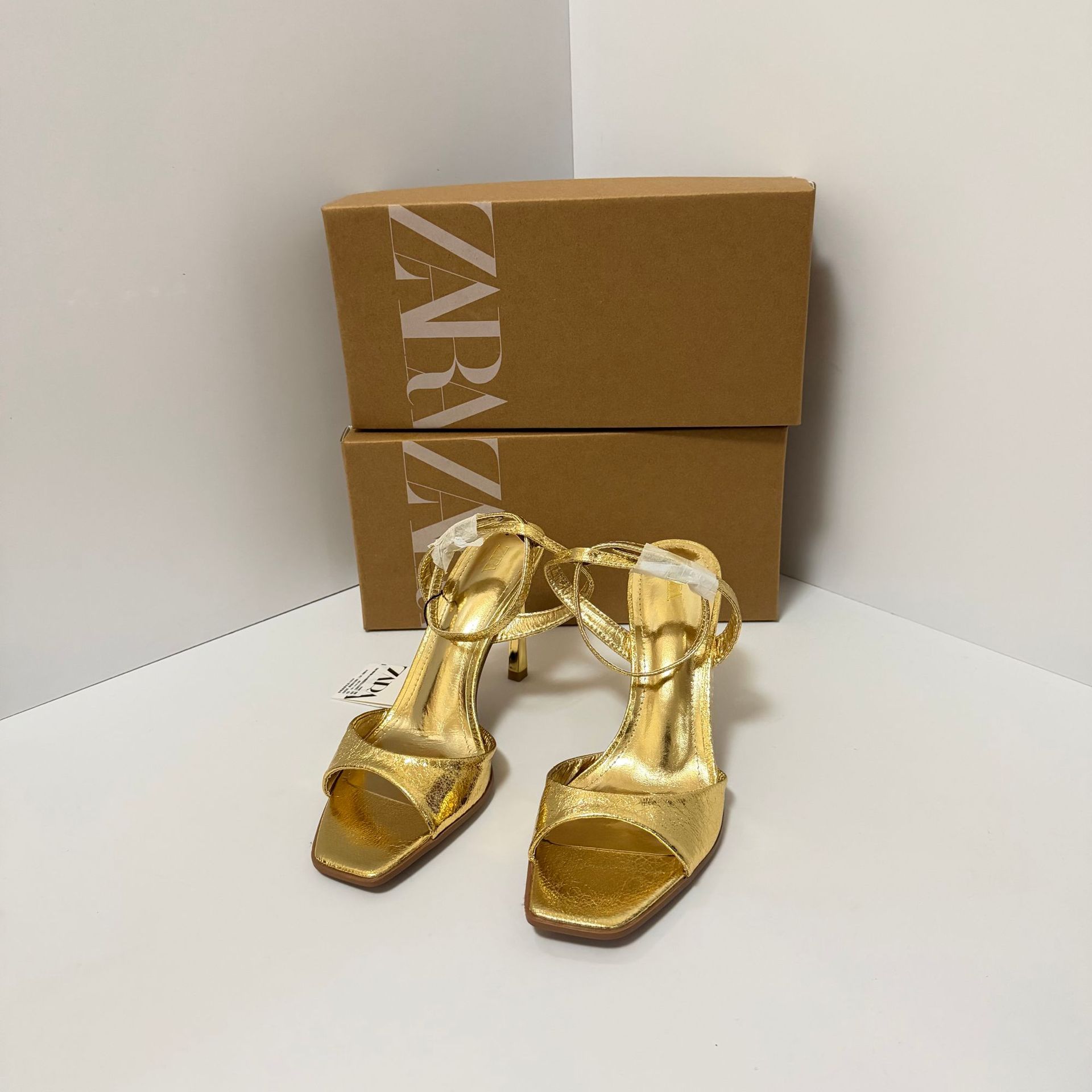 ZA2024 Spring and Summer New Product: European and American Buckle, Golden Ankle Buckle, Metal Buckle, Fashion Stiletto Sandals for Women