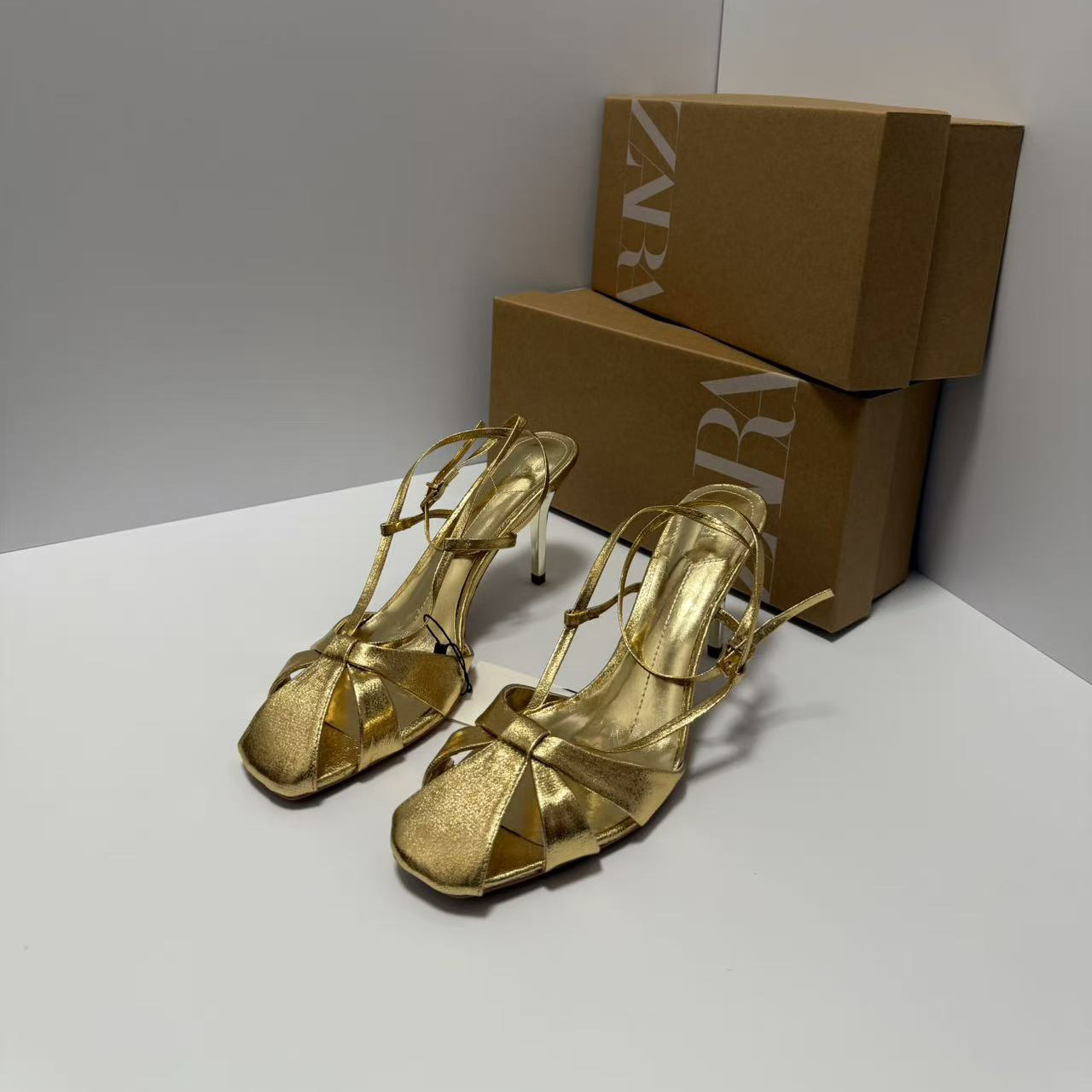 ZA2025 new Spanish retro style hollow out cross belt toe high-heeled shoes with gold elegant temperament women's shoes