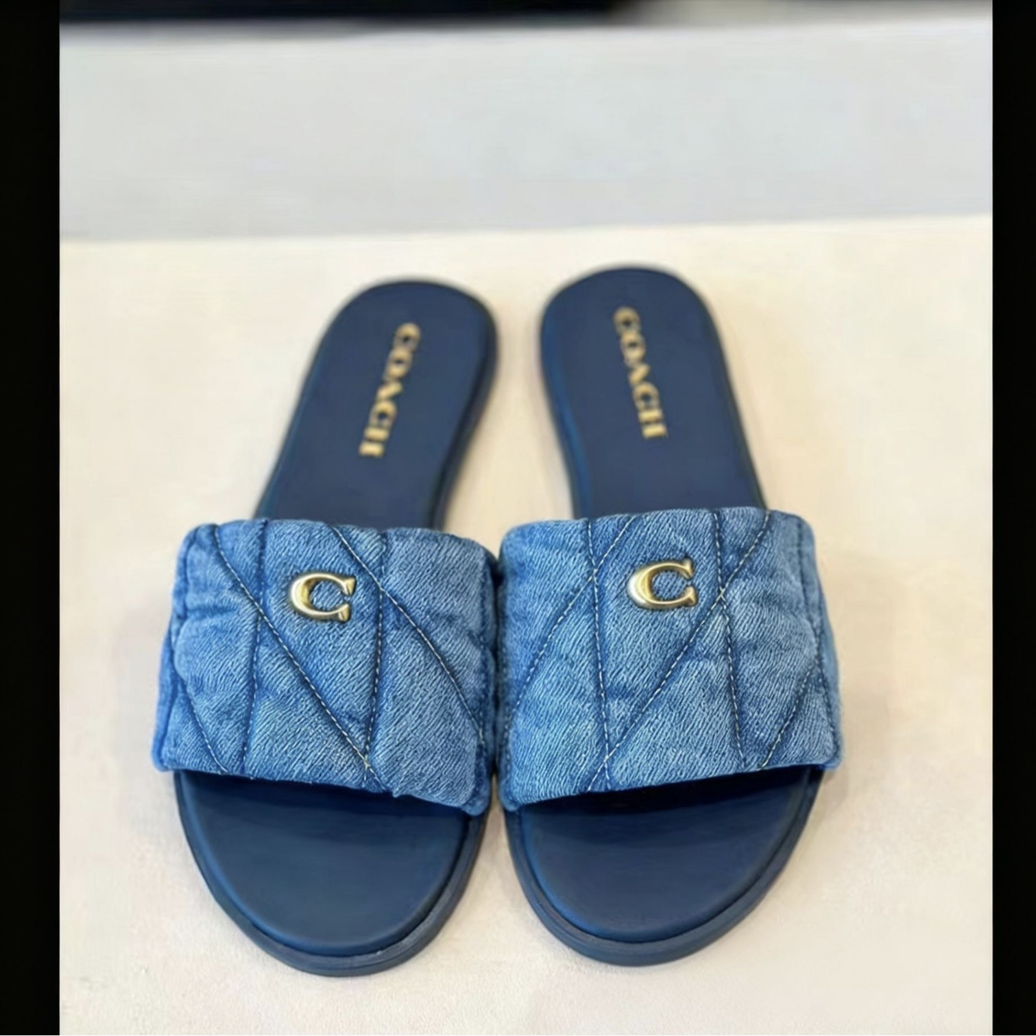 Cross border e-commerce summer women's beach shoes, flat slippers, women's summer outdoor wear, fashionable and versatile, one line drag, casual