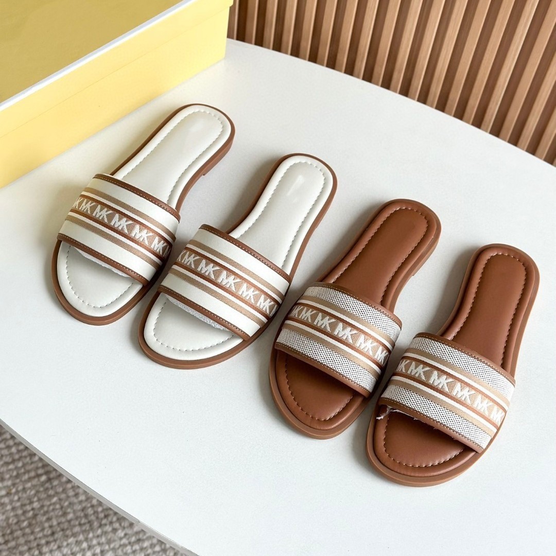 Foreign trade Europe and America 2025 new flat bottomed letter embroidered flat bottomed slippers for women wearing fashionable and versatile beach sandals