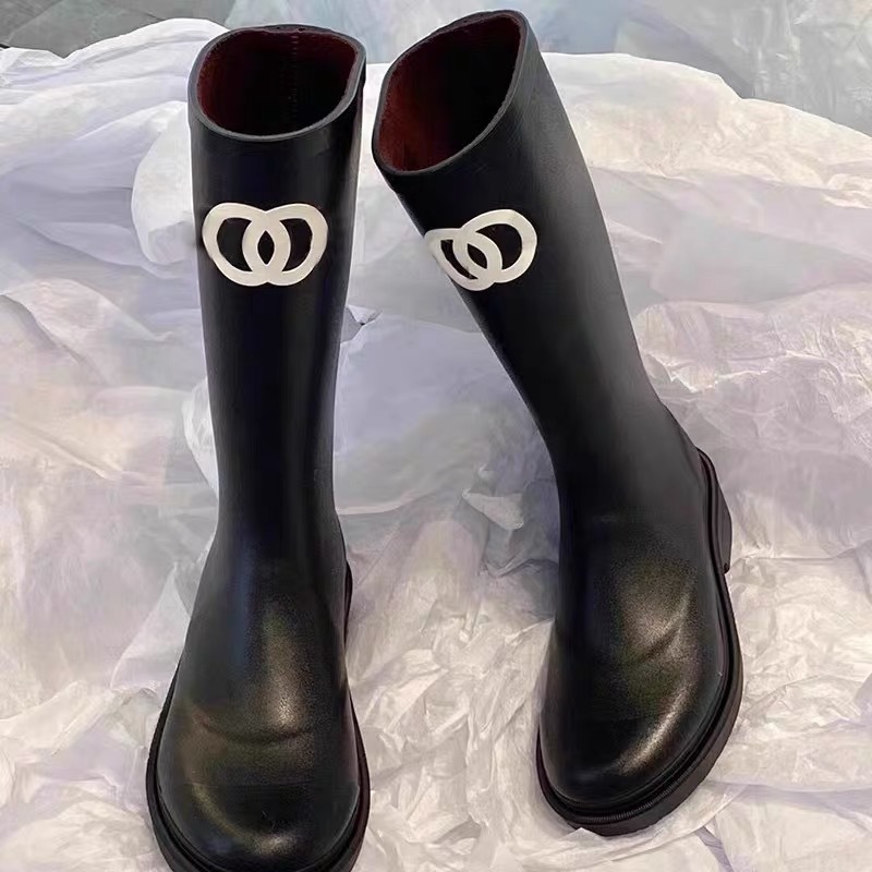 Yang Mi's same style small fragrant wind ancient rain boots for women, black fashionable long tube, not over the knee knight boots, wearing non slip boots for women