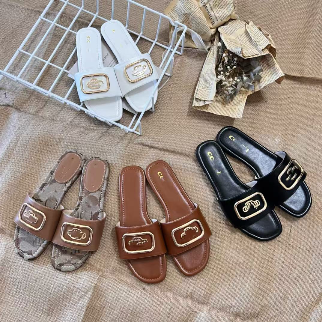 Foreign trade slippers for women's outdoor wear in the summer of 2025, new styles for girls' hearts, fashionable and versatile flat bottomed soft fairy sandals, beach trend