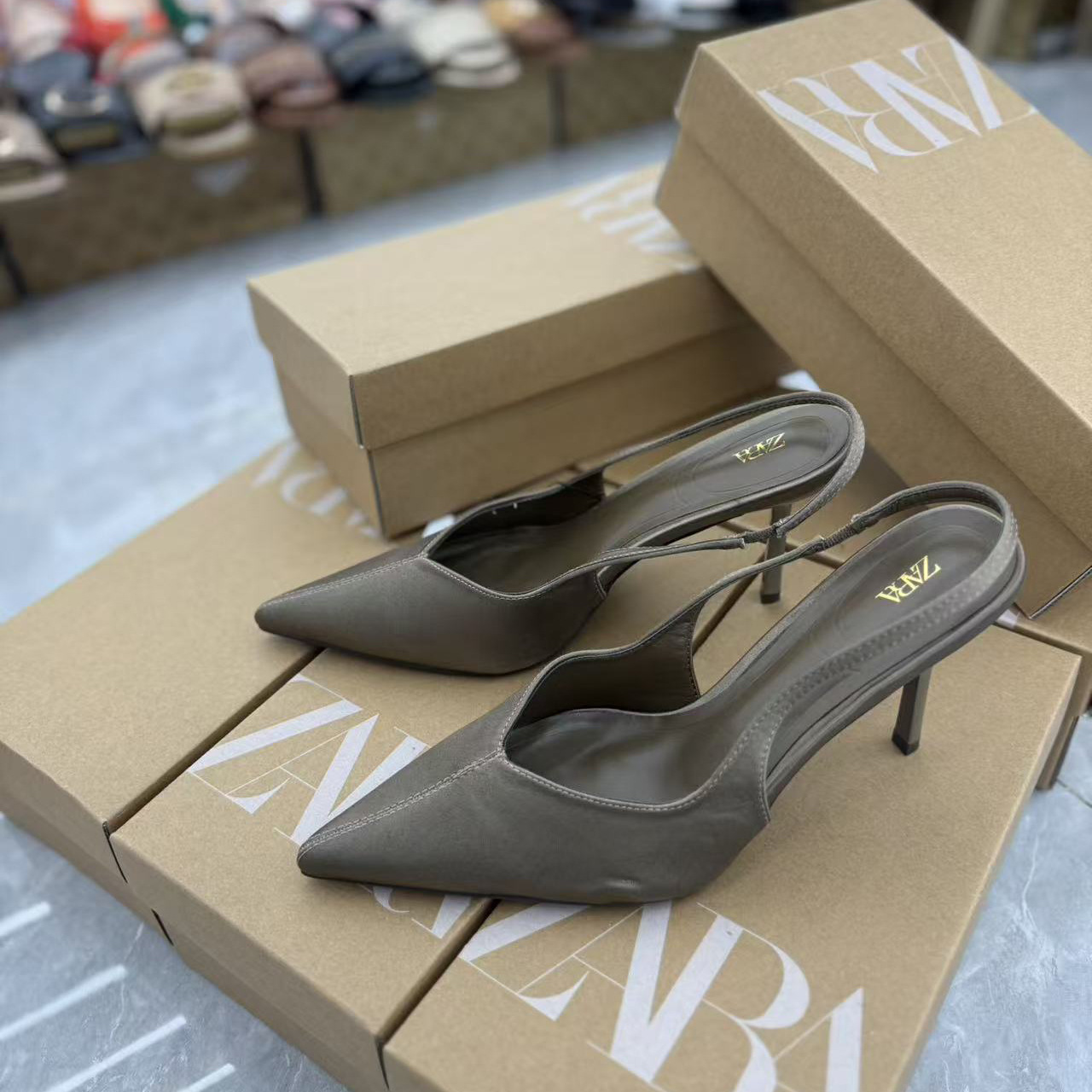 ZA2025 new women's shoes brown low heel sexy pure desire style temperament socialite high heels with shallow toe cap and back strap