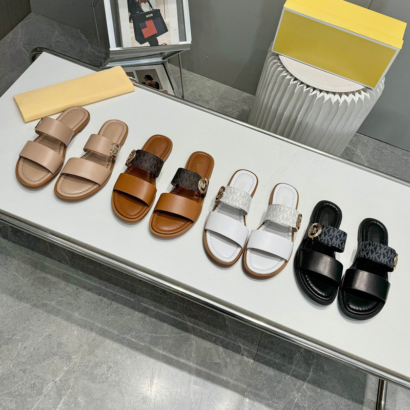 Cross border European and American fashion casual sandals 2025 new versatile metal letter flat slippers beach vacation foreign trade