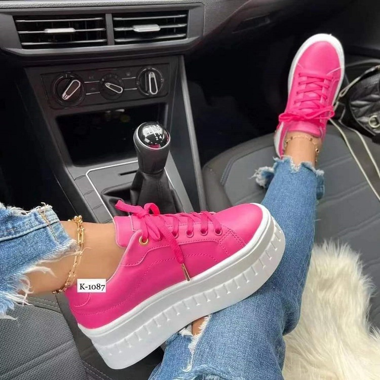 2024 Autumn New Large Single Shoes for Women, European and American New Round Head Thick Bottom Casual Versatile Adhesive Shoes, Foreign Trade Single Shoes
