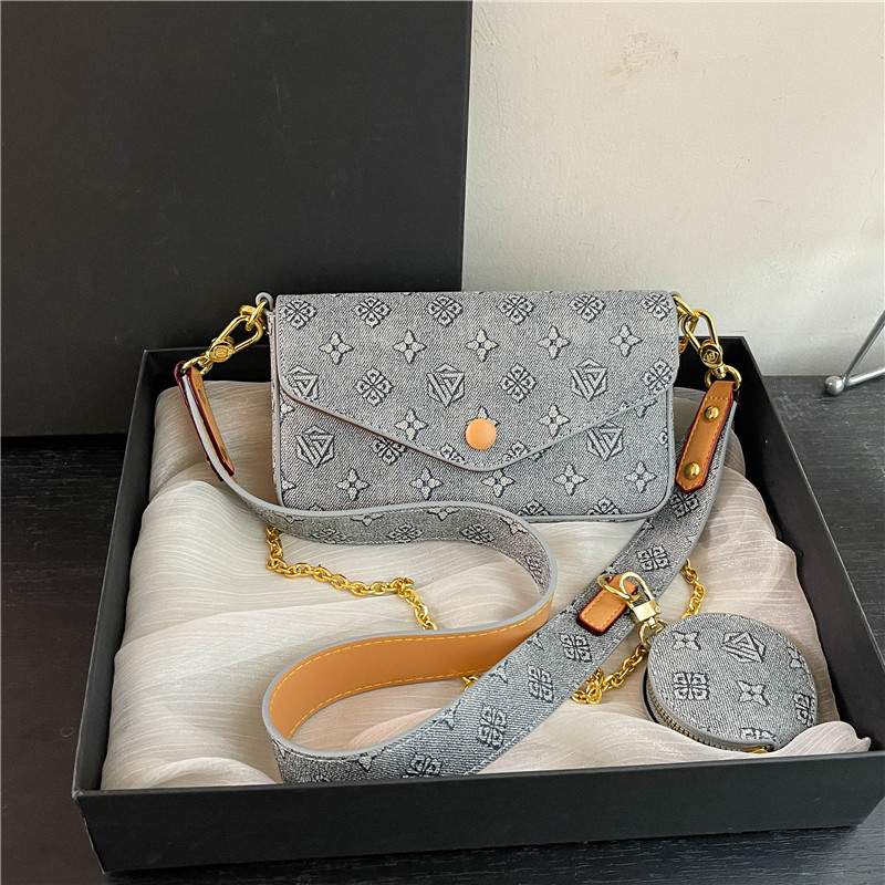 Foreign Trade Cross border Mother and Child Envelope Bag for Women 2026 New Vintage Old Flower Versatile High end Chain Shoulder Crossbody Bag Foreign Trade Cross border Mother and Child Envelope Bag for Women 2026 New Vintage Old Flower Versatile High end Chain Shoulder Crossbody Bag