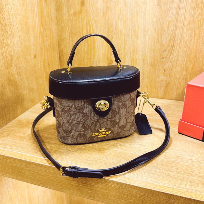 Advanced color contrasting printed box bag for foreign trade women's bag 2026 new fashionable cross-border chain crossbody box type bag