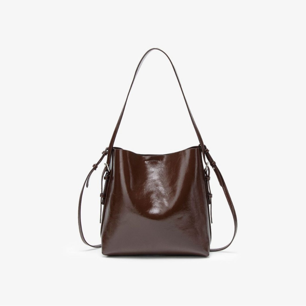 Foreign Trade Cross border Women 2024 New Large Capacity Single Shoulder Retro Cross Shoulder Bucket Bag Tote Commuter Backpack