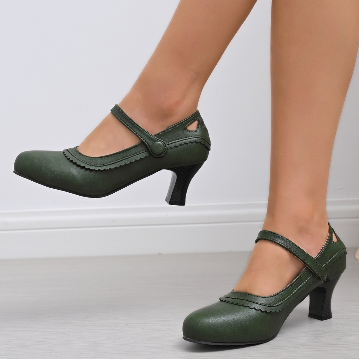 Oversized Cross border High Heels for Women 2025 Retro Round Head One Button Single Shoes for Women Thick Heels Mary Jane Women's Shoes Oversized Cross border High Heels for Women 2025 Retro Round Head One Button Single Shoes for Women Thick Heels Mary Jane Women's Shoes