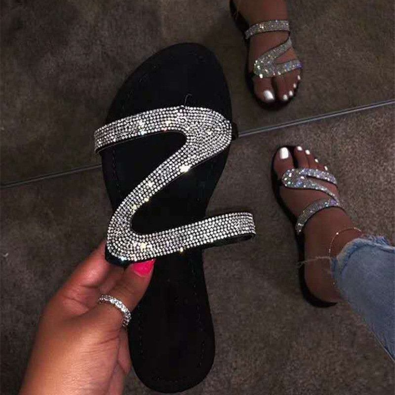 Amazon plus size women's slippers, European and American fashion rhinestone sandals, comfortable one-piece plus size flat sandals for wearing outside