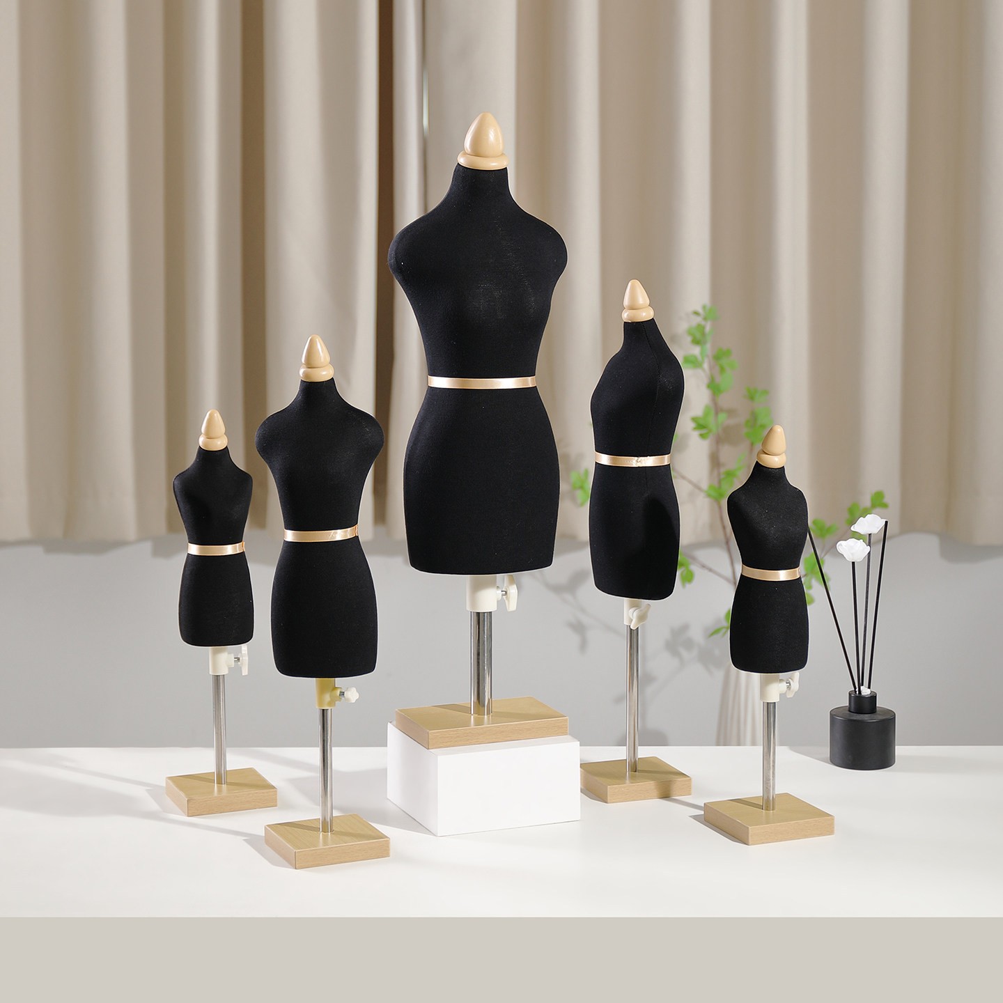 New model props for designing, pattern making, and plate making on a small, three-dimensional cutting platform with insertable pins