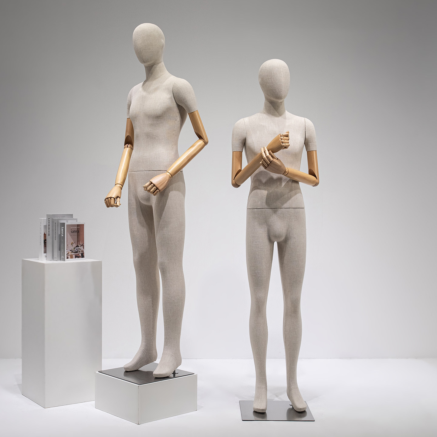High end bamboo and hemp model props for clothing stores, men's and women's half body display windows, fake dolls, half shoulder mannequins, full body display stands
