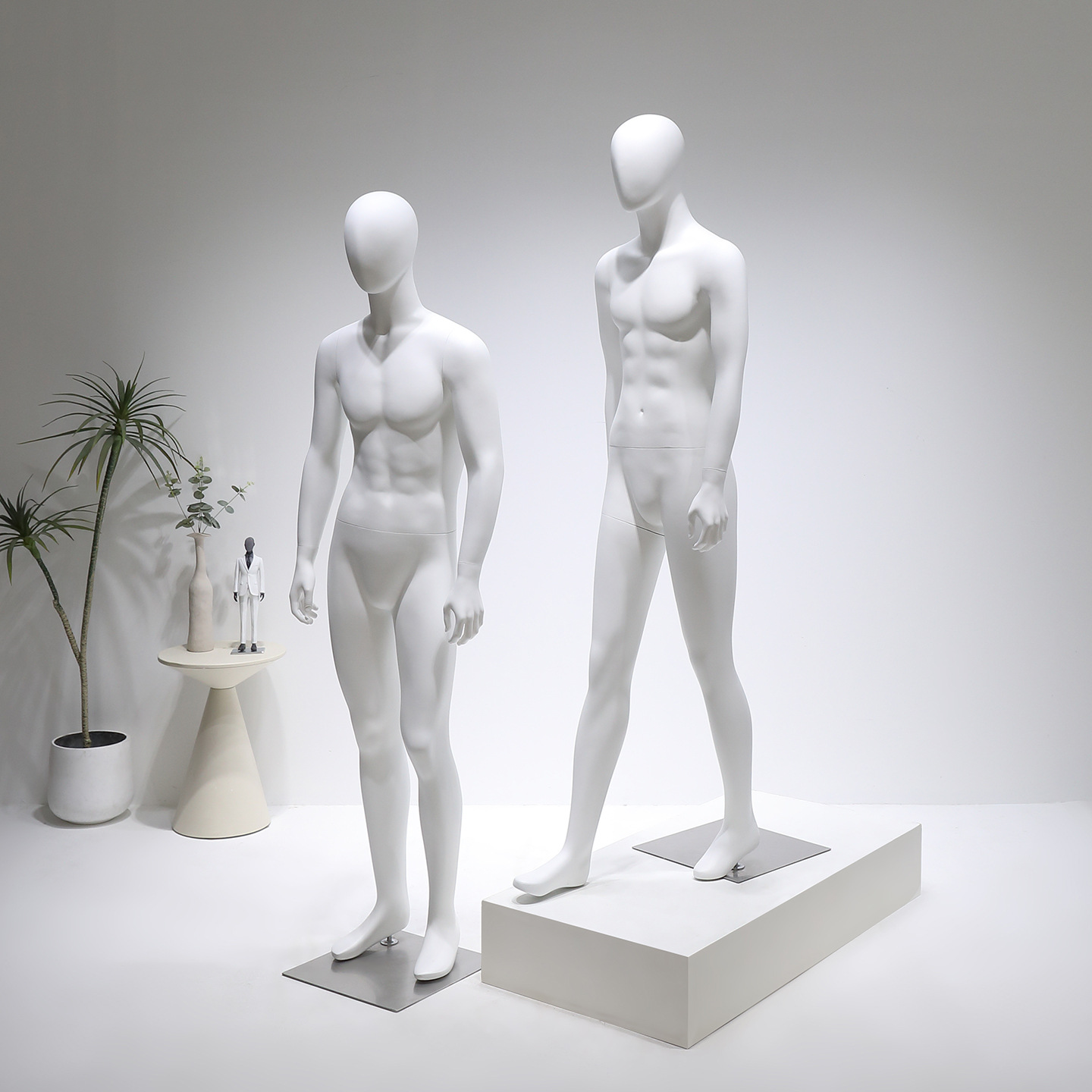 Men's clothing store, high-end model props, men's clothing store showcase, men's clothing replica model display stand, full body