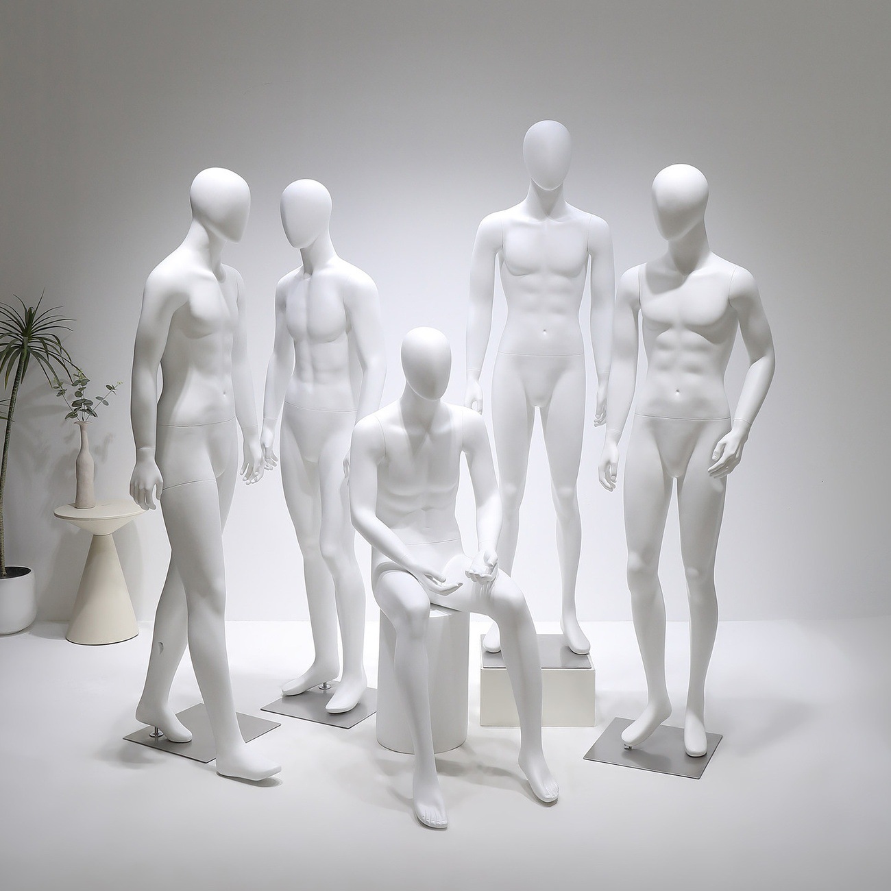 Clothing store models, props, male imitations, real life models, men's clothing display, dedicated display platform, model display stand, full body