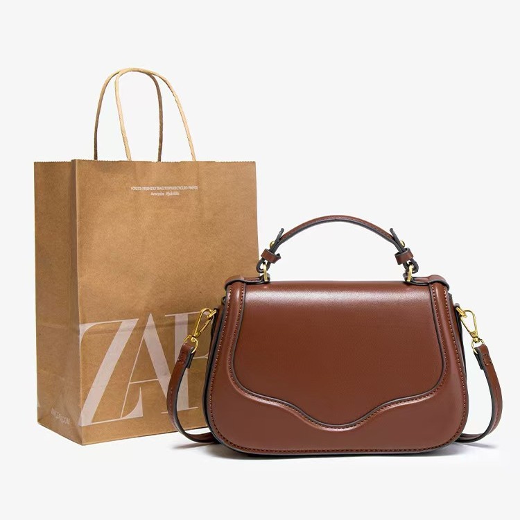 Z Family Women's Bag 2026 New Fashionable and Versatile Handheld Magnetic Buckle Texture Single Shoulder Stylish and Premium Cross Saddle Bag