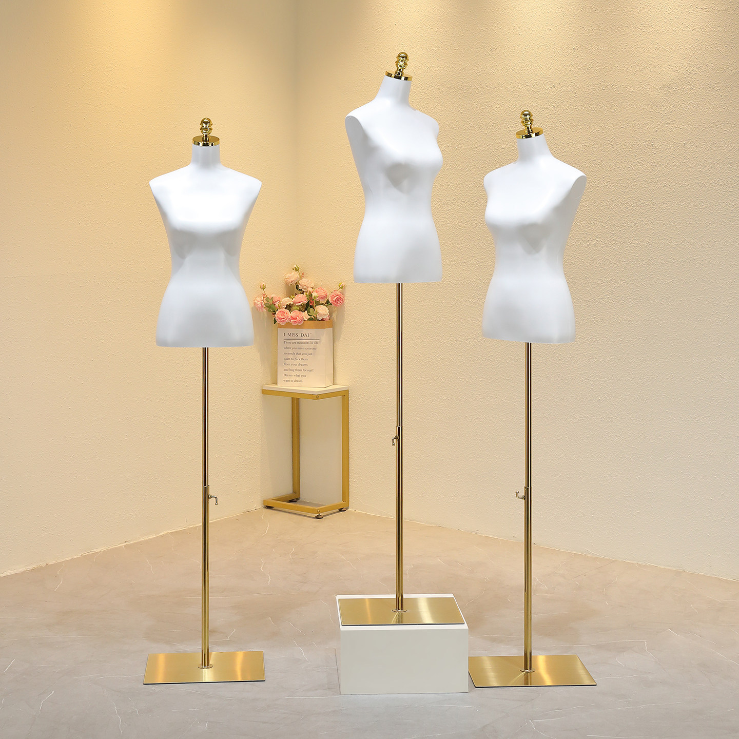 New lacquered wedding dress special female model clothing store window display stand props female half body show and formal dress stage