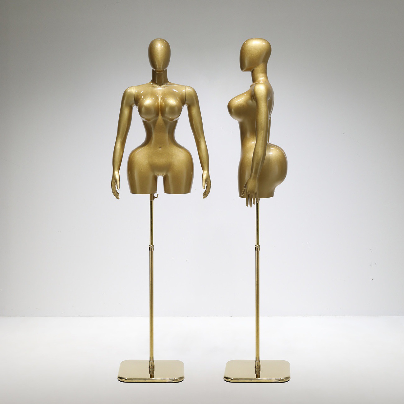 High end European and American plus size women's clothing model store window display rack, half body fat buttocks, thin waist simulation stage props