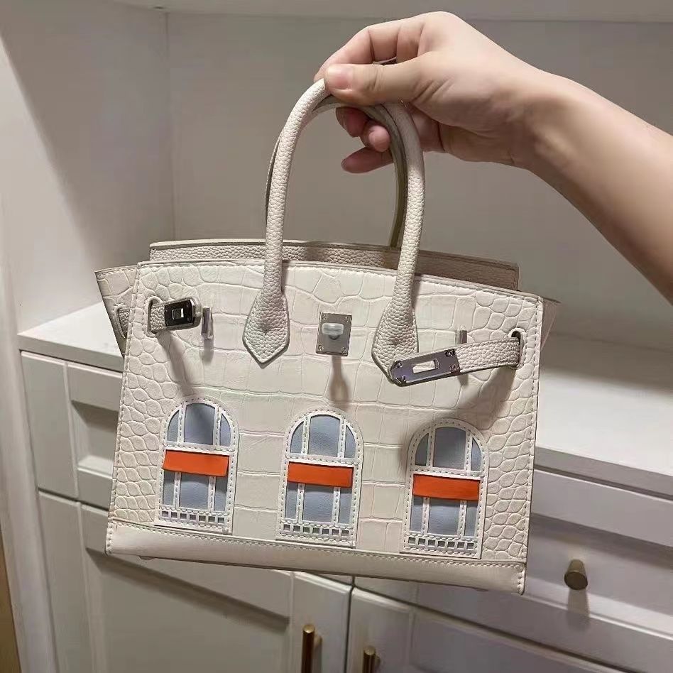 2025 new genuine leather platinum bag, small house handbag, crocodile pattern contrasting color casual women's bag, fashionable and versatile for commuting
