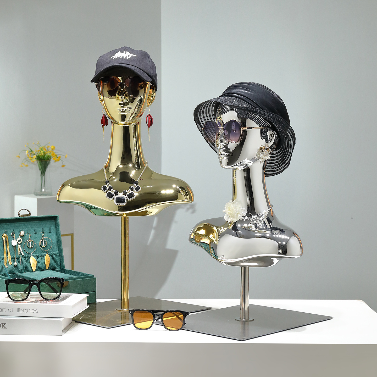 Gold and silver model props, electroplated fake head models, headwear, hats, clothing stores, high-end wigs, scarves, display racks