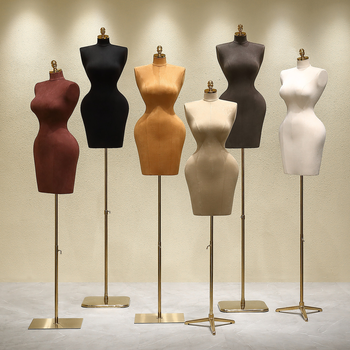European and American plus size women's clothing store window display rack, clothing store half body mannequin, model, full body fake doll, model props
