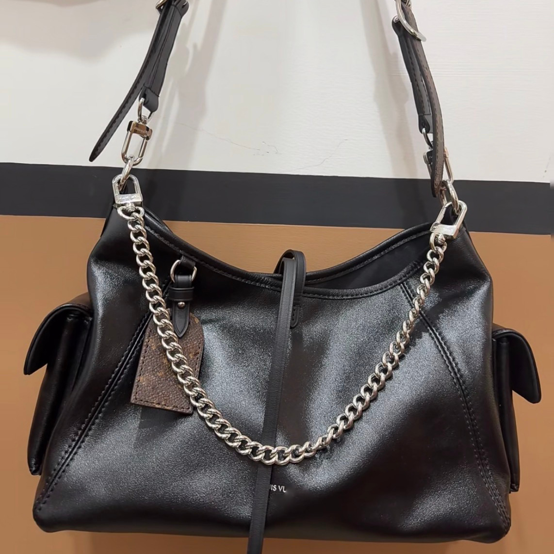 Autumn/Winter Hot Black Warrior Bag 2025 New Versatile Large Capacity Commuter Diagonal Cross Bag