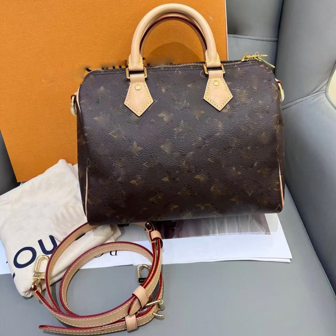Classic and popular Speedy 16cm Nano Pillow Bag, versatile and high beauty shoulder bag, 16/20/25/30cm