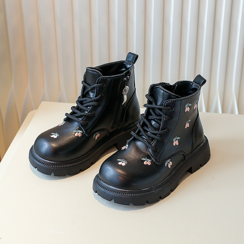 Girls' Martin boots, 2026 autumn and winter new item, fashionable embroidered princess boots for little girls, baby soft soled children's short boots Girls' Martin boots, 2026 autumn and winter new item, fashionable embroidered princess boots for little girls, baby soft soled children's short boots