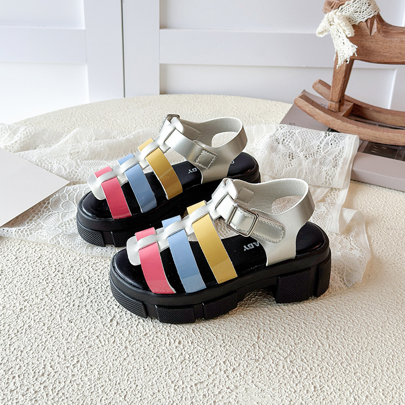 Cross border girls' sandals 2026 summer new color thick heel slippers fashionable temperament beach outdoor casual sandals Cross border girls' sandals 2026 summer new color thick heel slippers fashionable temperament beach outdoor casual sandals
