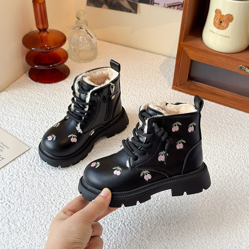 Girls' Martin boots, 2026 autumn and winter new item, fashionable embroidered princess boots for little girls, baby soft soled children's short boots Girls' Martin boots, 2026 autumn and winter new item, fashionable embroidered princess boots for little girls, baby soft soled children's short boots