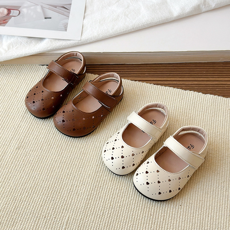 Children's Sandals 2026 Spring/Summer New Style for Little Girls, Fashionable Hollow Breathable Children's Sandals, Children's Soft Bottom Beach Sandals