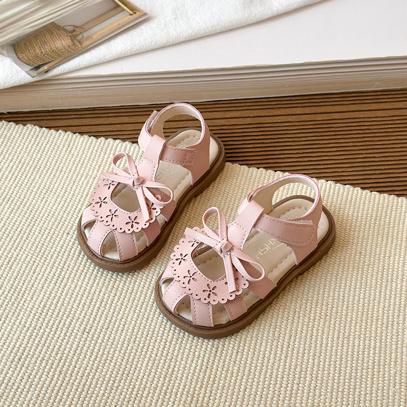 Girls' Sandals 2026 Summer New Style Non slip Breathable Beach Shoes for Children, Soft soled Baotou Beach Sandals for Babies Girls' Sandals 2026 Summer New Style Non slip Breathable Beach Shoes for Children, Soft soled Baotou Beach Sandals for Babies