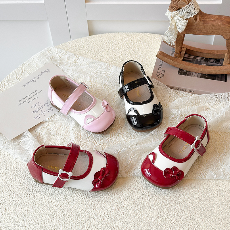Girls' Little Leather Shoes 2025 Spring and Autumn New Style Children's Fashion Korean Edition Princess Shoes Children's 4-6-10 Year Old Soft Leather Single Shoes Girls' Little Leather Shoes 2025 Spring and Autumn New Style Children's Fashion Korean Edition Princess Shoes Children's 4-6-10 Year Old Soft Leather Single Shoes