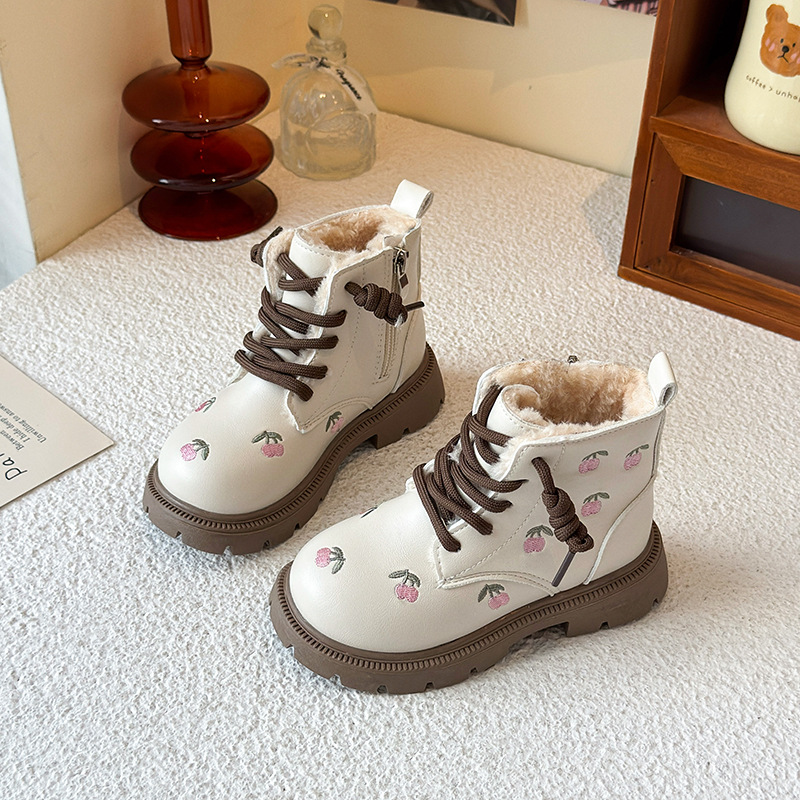 Girls' Martin boots, 2026 autumn and winter new item, fashionable embroidered princess boots for little girls, baby soft soled children's short boots Girls' Martin boots, 2026 autumn and winter new item, fashionable embroidered princess boots for little girls, baby soft soled children's short boots