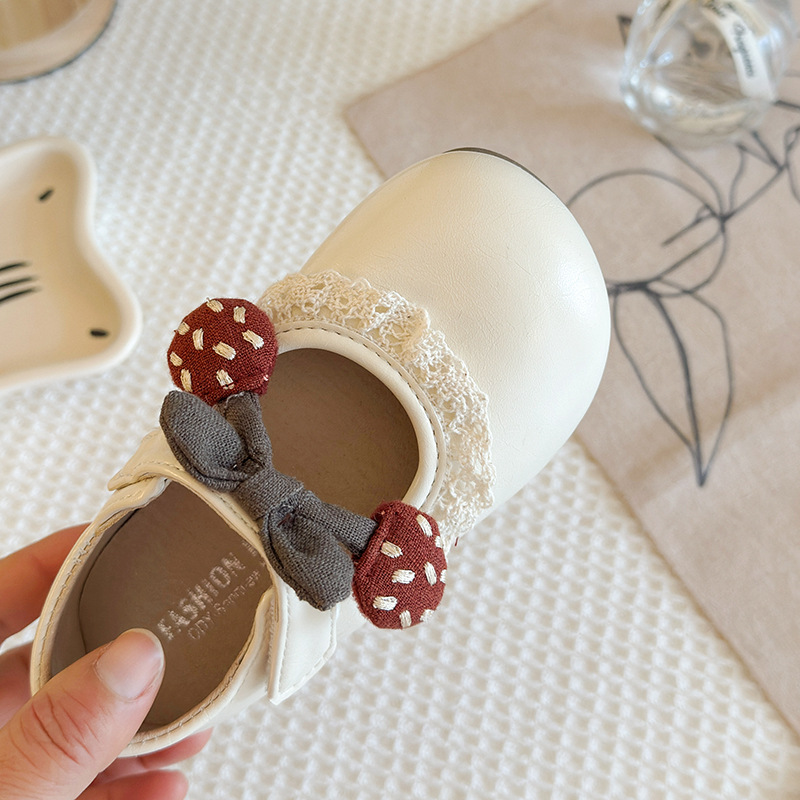 Girl's stylish cute cartoon bow princess shoes 2026 Spring and Autumn new children's walking shoes, children's leather shoes Girl's stylish cute cartoon bow princess shoes 2026 Spring and Autumn new children's walking shoes, children's leather shoes