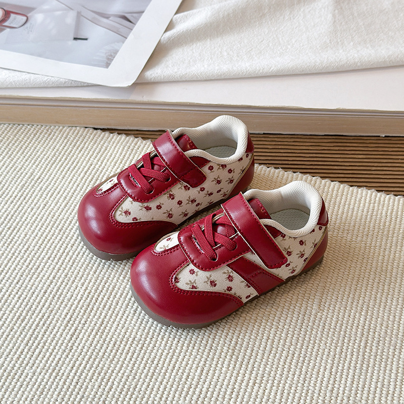 Children's walking shoes 2026 new spring and autumn sports shoes for young children, casual board shoes for girls, white shoes with soft soles for babies Children's walking shoes 2026 new spring and autumn sports shoes for young children, casual board shoes for girls, white shoes with soft soles for babies