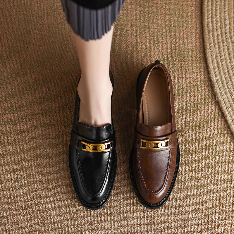 Winter velvet single shoes with thick heel and metal buckle Le Fu shoes for women 2023 new French retro brown versatile small leather shoes