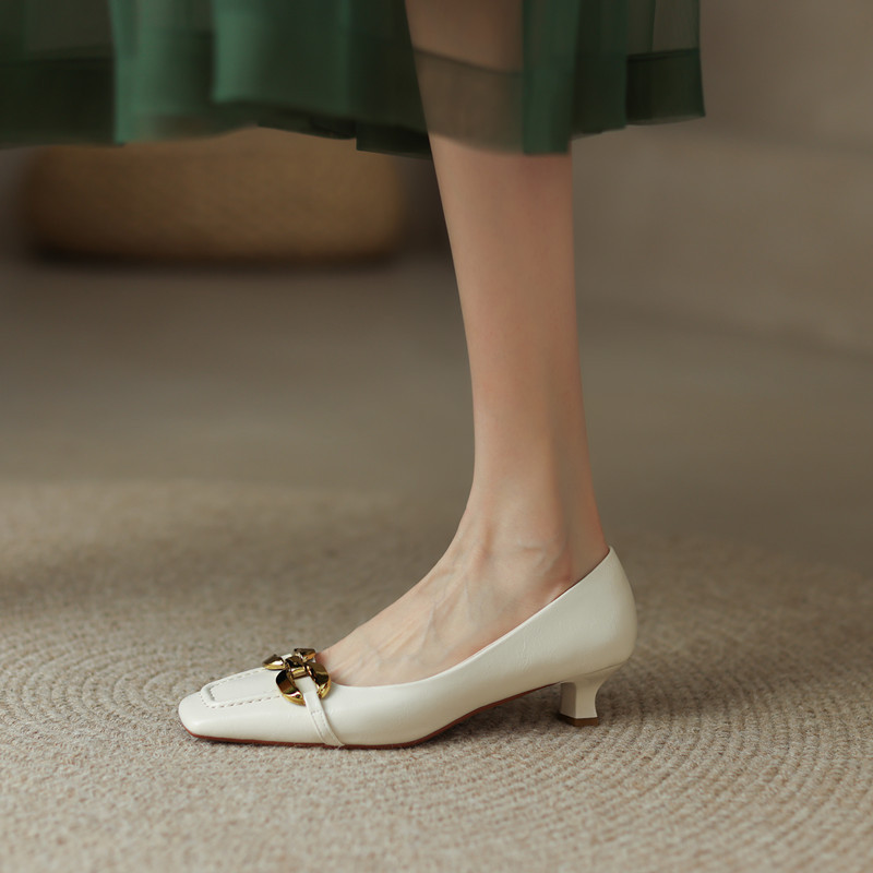 Small heeled shoes for women in spring 2024, metal buckle low heel white high heels, French square toe cat style follow-up shoes
